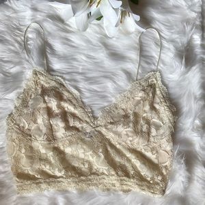 NWOT Cream Lace Crop Top